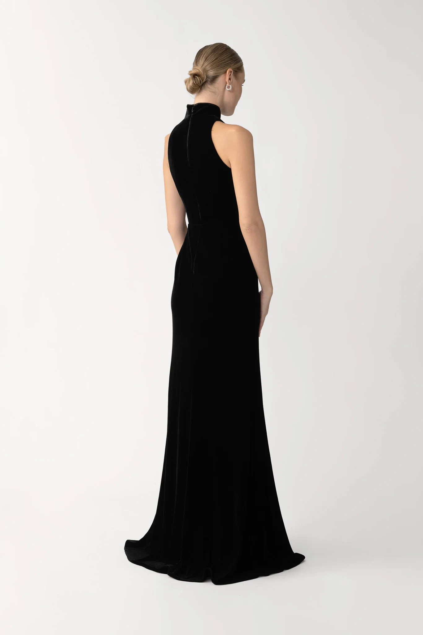 Ariana Velvet Gown - Image 4